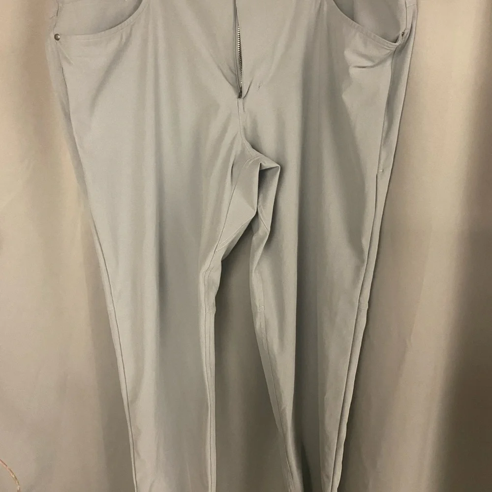 Lululemon Men's Gray Pants - Picture 1 of 6